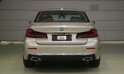 BMW BMW7201HMHEV Plug in hybrid sedan