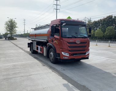 Chufei  CLQ5180GYY6CA Oil tanker