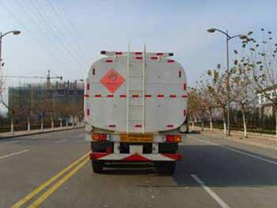 Taicheng  LHT9400GYY Oil transport semi-trailer