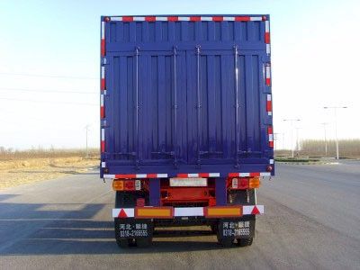 Chuanteng  HBS9340XXY Box transport semi-trailer