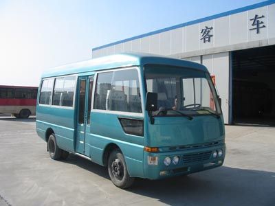 Medium to large  YCK6601F coach