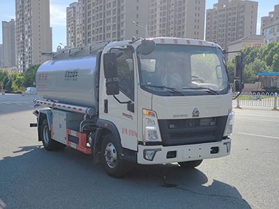 New Dongri  YZR5097GPGZ6 Ordinary liquid transport vehicles