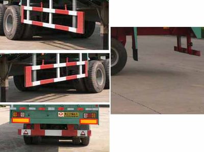 Yuchang  YCH9400XXY Box transport semi-trailer