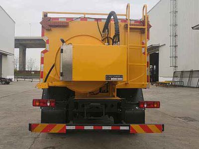 Crown  WZJ5160GQXE6 Cleaning car