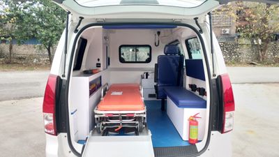 Dongfeng  LZ5031XJHMQ20AA ambulance