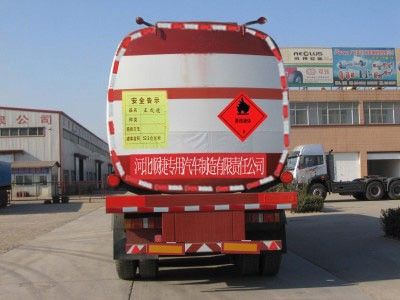 Chuanteng  HBS9401GHY Chemical liquid transportation semi-trailer