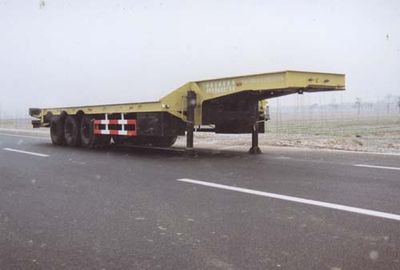 China National Petroleum Corporation (CNOOC) ZYT9520TJP Winch type self loading and unloading low flatbed semi-trailer