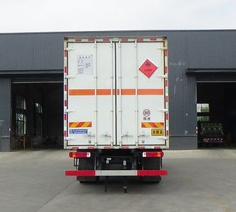 Cheng Liwei  CLW5180XRYC6 Flammable liquid box transport vehicle