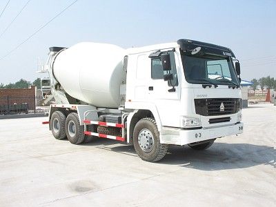 Hongchang Weilong  HCL5257GJBZN38 Concrete mixing transport vehicle