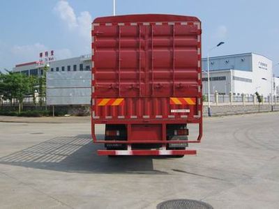 Chenglong  LZ5161CCQM3AA Livestock and poultry transport vehicles