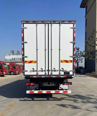 Yixinglong  LXM5320XLC6 Refrigerated truck