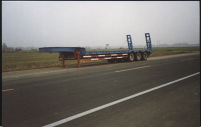 Huajun  ZCZ9550TD Low flatbed semi-trailer