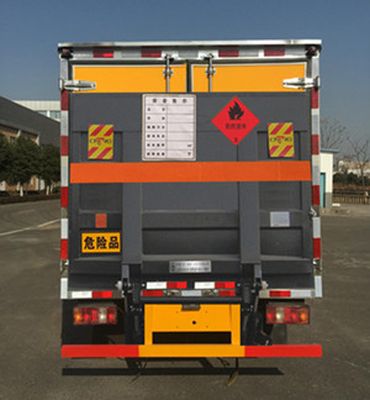 Jinbei  JBT5035XRY Flammable liquid box transport vehicle