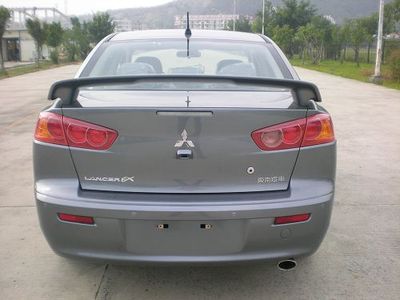 Mitsubishi  DN7203P Sedan