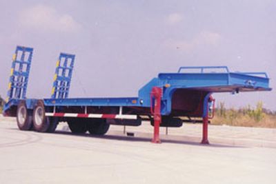 Huguang brand automobiles HG9283TDP Low flatbed semi-trailer