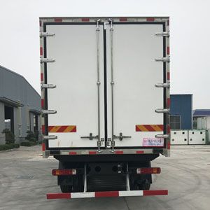 Lijiang brand automobile YWJ5310XLC Refrigerated truck