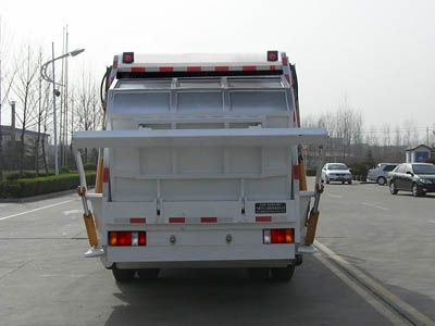 Dongyue  ZTQ5070ZYSQLG33D Compressed garbage truck