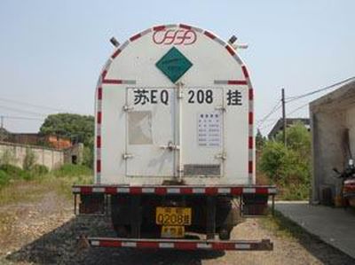 Huafu  HFD9300GDY Low temperature liquid transport semi-trailer