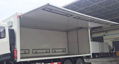 Dongfeng  DFC5260XRYD Flammable liquid box transport vehicle