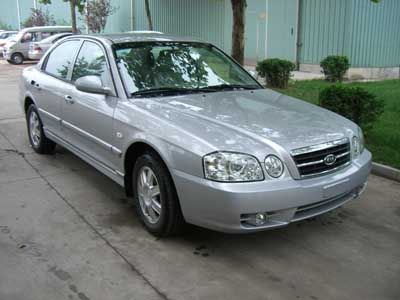 Kia  YQZ7200AE3 Sedan