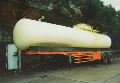 Earth  SHJ9330GHY Chemical liquid transportation semi-trailer