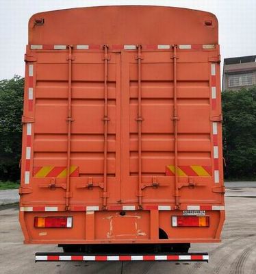 Chenglong  LZ5310CCYH5FB Grate type transport vehicle