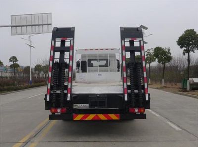 Huatong brand automobiles HCQ5166TPBCQ5 Flat transport vehicle