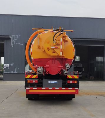 Cheng Li  CL5256GQW6CC Cleaning the suction truck