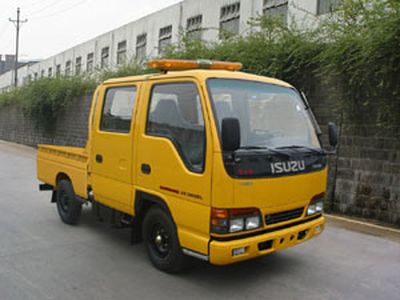 Isuzu NHR55ELWJQXEngineering rescue vehicle