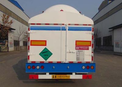 Changhua  HCH9404GDYB Low temperature liquid transport semi-trailer