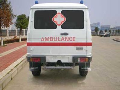 China National Automobile Corporation ZQZ5040XJH ambulance