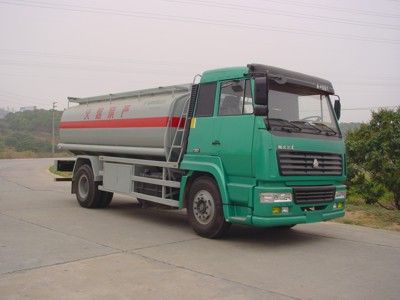 Yongqiang  YQ5167GHY Chemical liquid transport vehicle