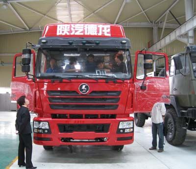 Shaanxi Automobile SX4257NT324K1 Tractor