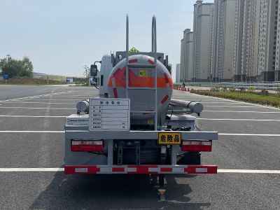 New Dongri  YZR5045GRYE6 Flammable liquid tank transport vehicle