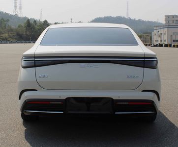 BYD  BYD7151YT6HEV Plug in hybrid sedan