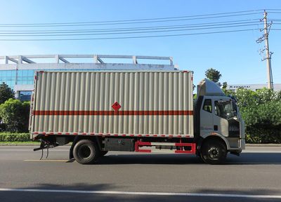 Changqi  ZQS5181XRYF5 Flammable liquid box transport vehicle