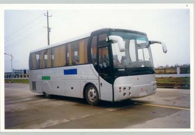 Medium to large  YCK6938H coach