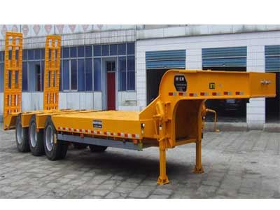 Huilian Automobile HLC9402TDP Low flatbed semi-trailer