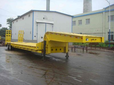 Huanghai  DD9401TDP Low flatbed semi-trailer