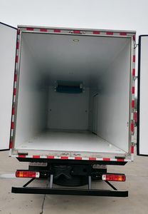 Chatting about work license cars HTL5181XLC6BJ Refrigerated truck