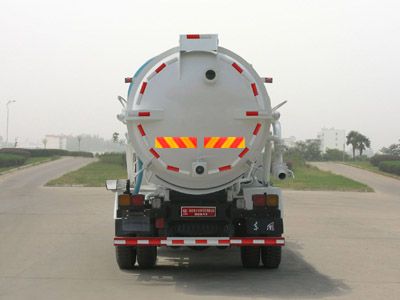 Cheng Liwei  CLW5160GQWD4 Cleaning the suction truck