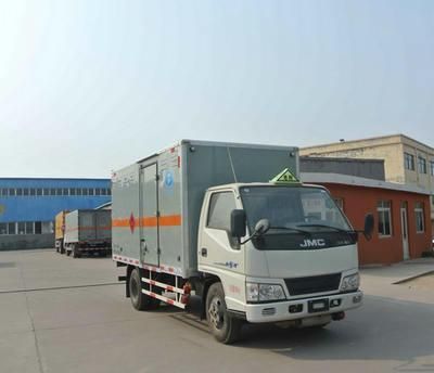 Chunxing  ZZT5060XRY5 Flammable liquid box transport vehicle