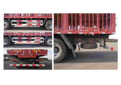 Haowo  ZZ5257CCQN56CGF1 Livestock and poultry transport vehicles