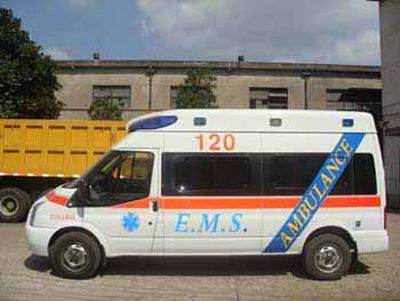 China National Automobile Corporation ZQZ5033XJH ambulance