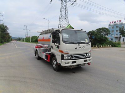 Luping Machinery LPC5070GRYH6 Flammable liquid tank transport vehicle