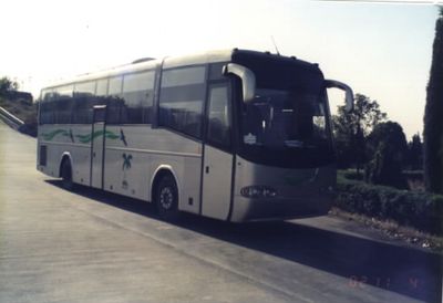 Dongfeng EQ6120WD1Luxury sleeper coach