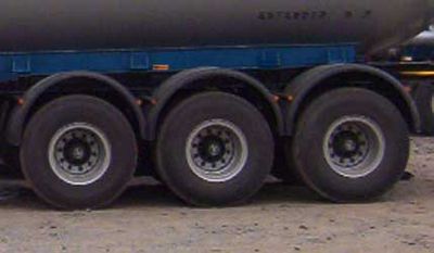 Hongtu  HT9409GYQ Semi trailer for liquefied gas transportation