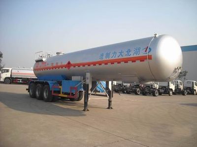 Dali DLQ9400GRYFlammable liquid tank transport semi-trailer