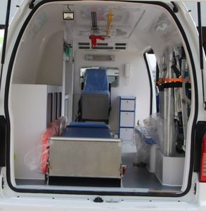 Hagrid KLQ5030XJHQ5 ambulance