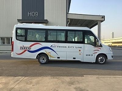 Iveco NJ6715LCA1 coach